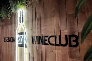 17-esencia-27-wine-club